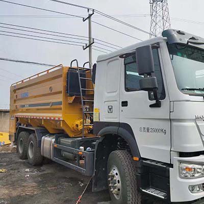 水泥灑布車